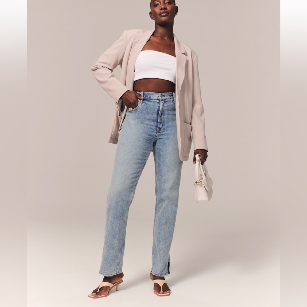 Abercrombie curve love ultra high rise 90s straight jean. Medium with vent hem.